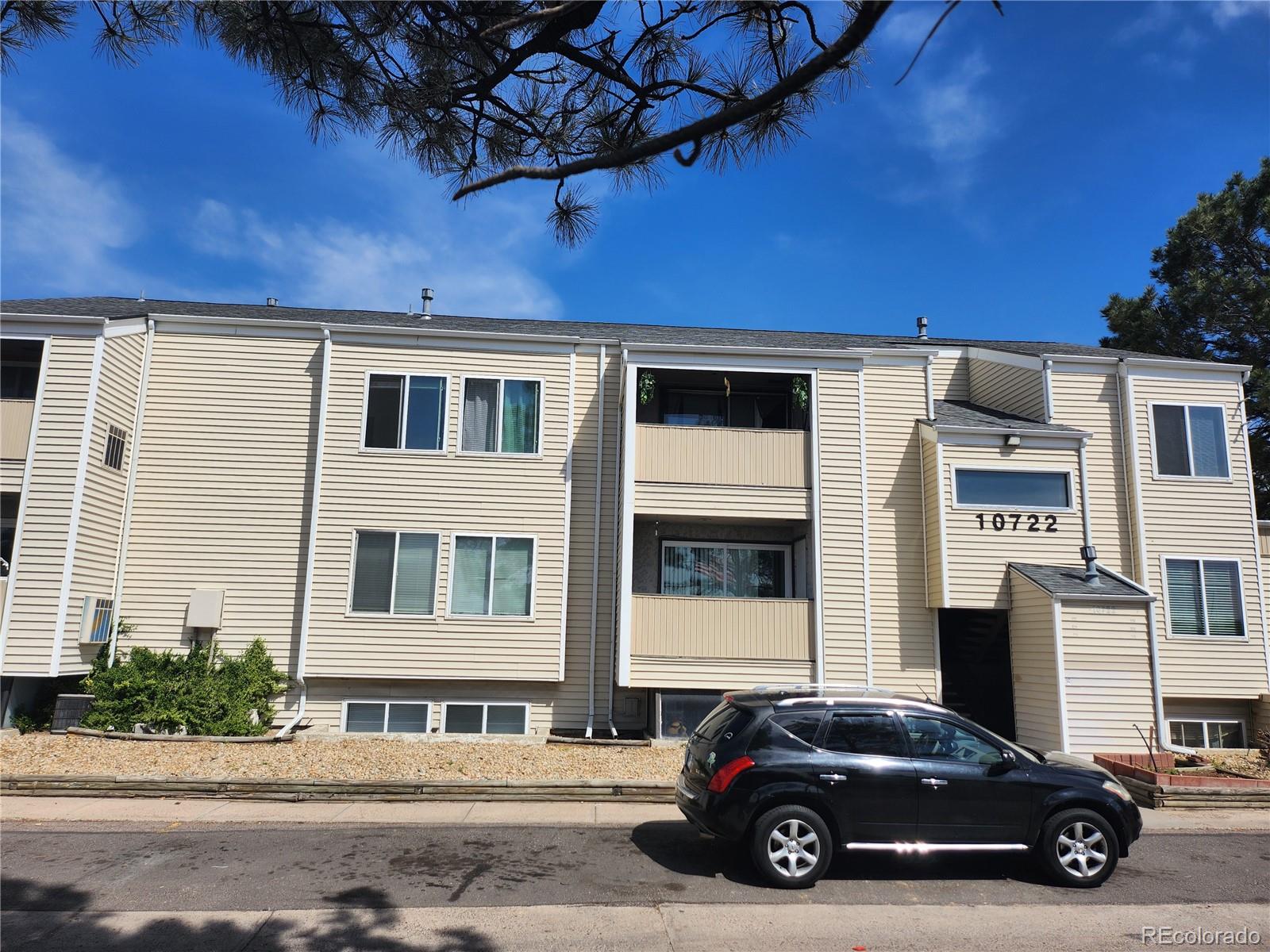 High Hollows Aurora Condo / Townhome | MLS #: 696061810722 E Exposition Avenue 117, Aurora Beds: 3 Baths: 2 Price: $169,900