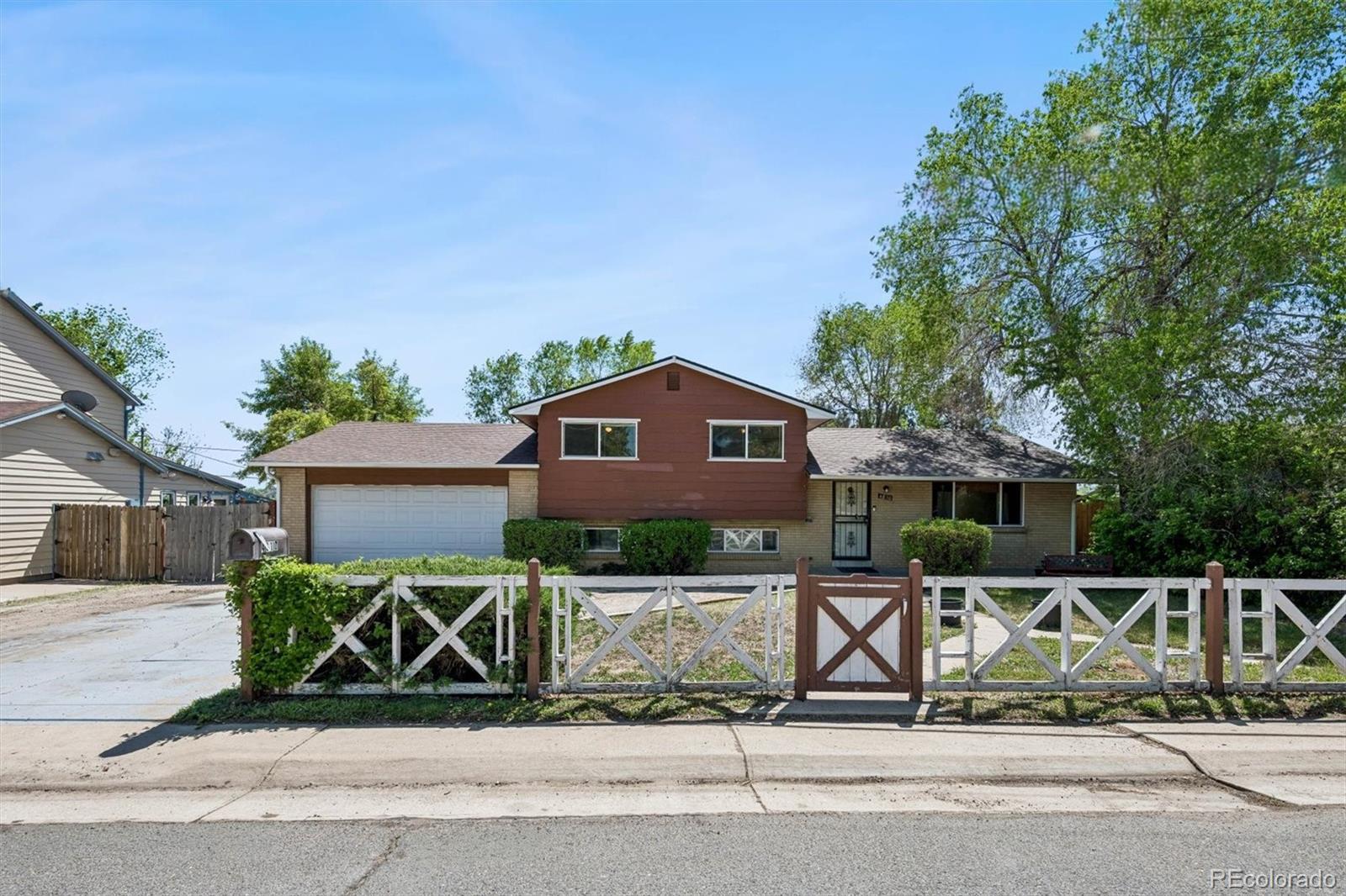  Arvada Home | MLS #: 54765744810 W 60th Avenue, Arvada Beds: 3 Baths: 2 Price: $450,000