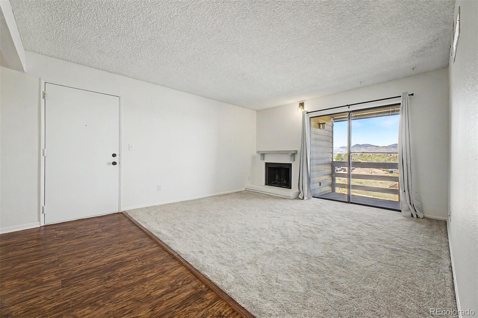  Lakewood Condo / Townhome | MLS #: 4054768519  Wright Street 204, Lakewood Beds: 1 Baths: 1 Price: $209,500