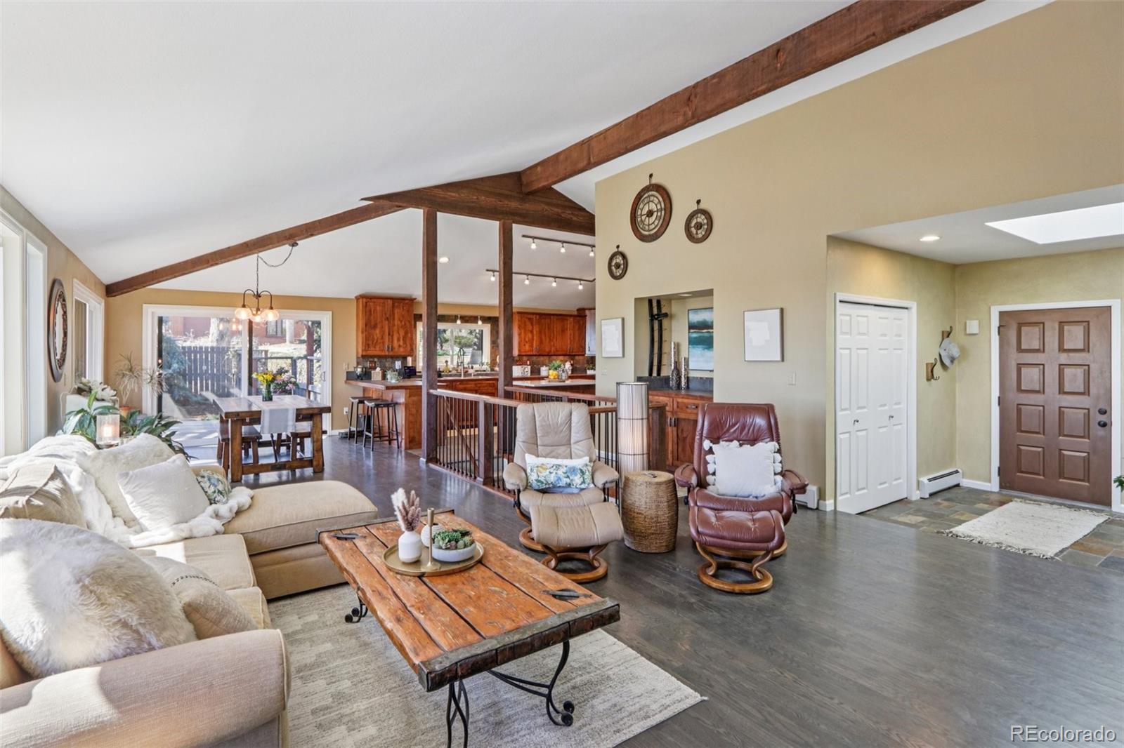 6640  paiute court, Niwot sold home. Closed on 2026-09-04 for $1,435,000.