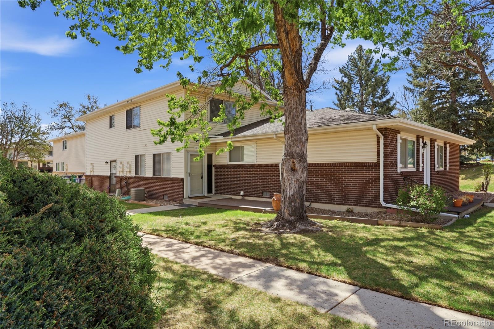 Cherry Creek Denver Condo / Townhome | MLS #: 20441969195 E Lehigh Avenue 183, Denver Beds: 2 Baths: 2 Price: $245,000