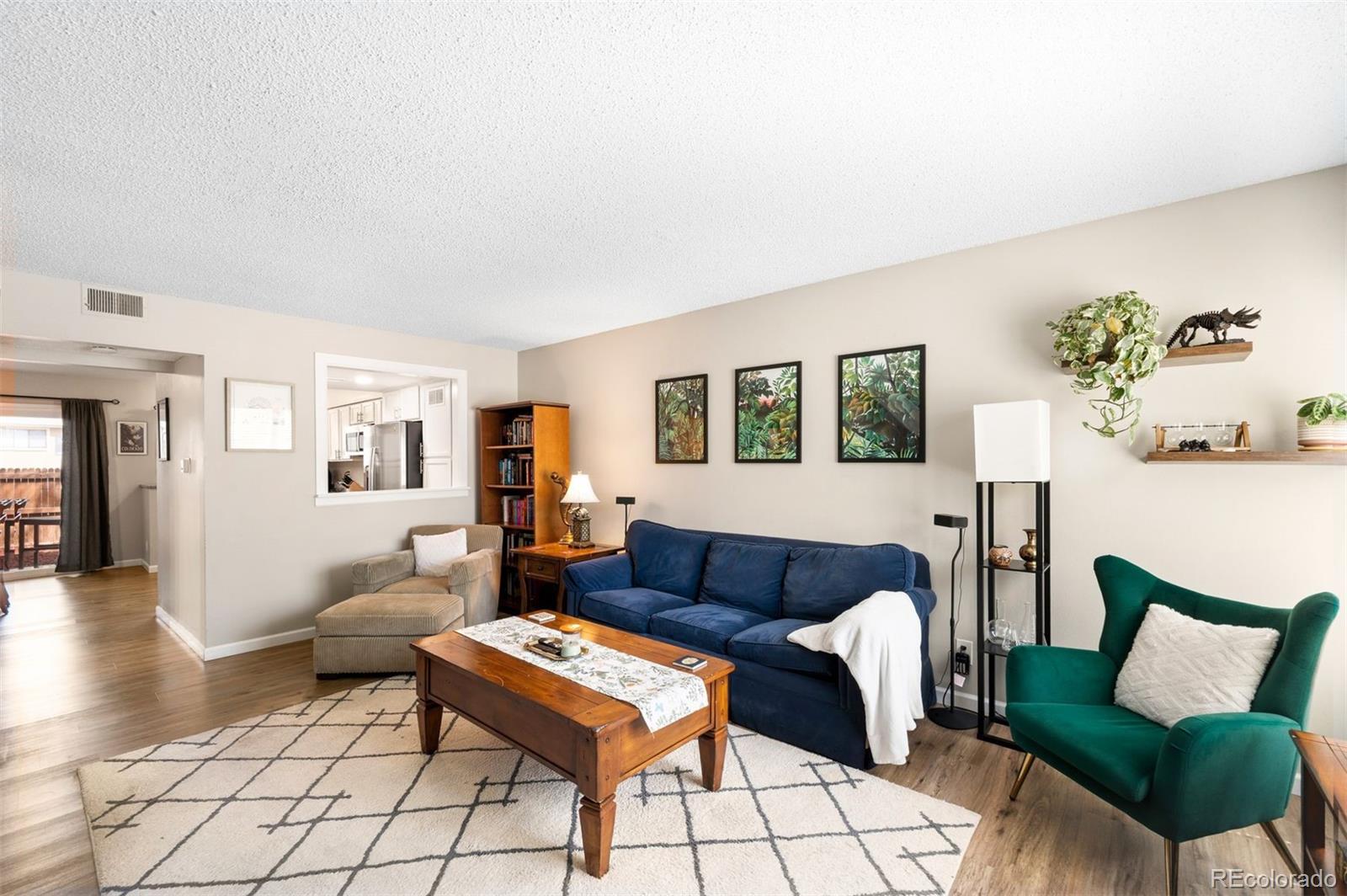  Aurora Condo / Townhome | MLS #: 662680114229 E Arizona Avenue , Aurora Beds: 2 Baths: 2 Price: $315,000