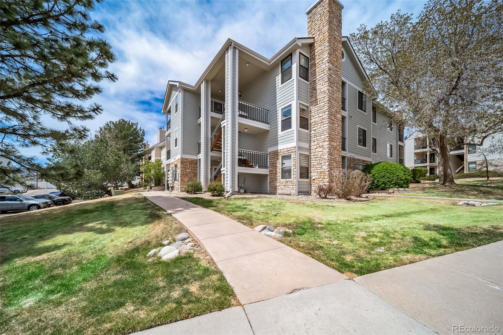 Stony Creek Littleton Condo / Townhome | MLS #: 22669716765 S Field Street 7-711, Littleton Beds: 1 Baths: 1 Price: $255,000