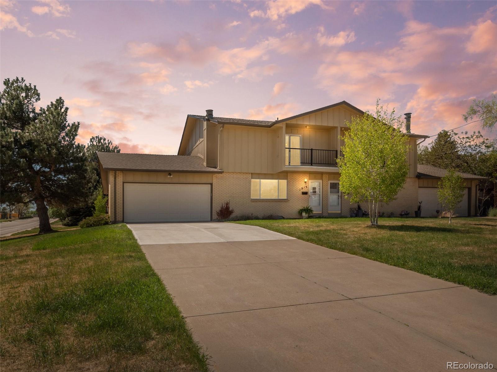  Lakewood Home | MLS #: 29493511019 S Alkire Street, Lakewood Beds: 3 Baths: 4 Price: $525,000