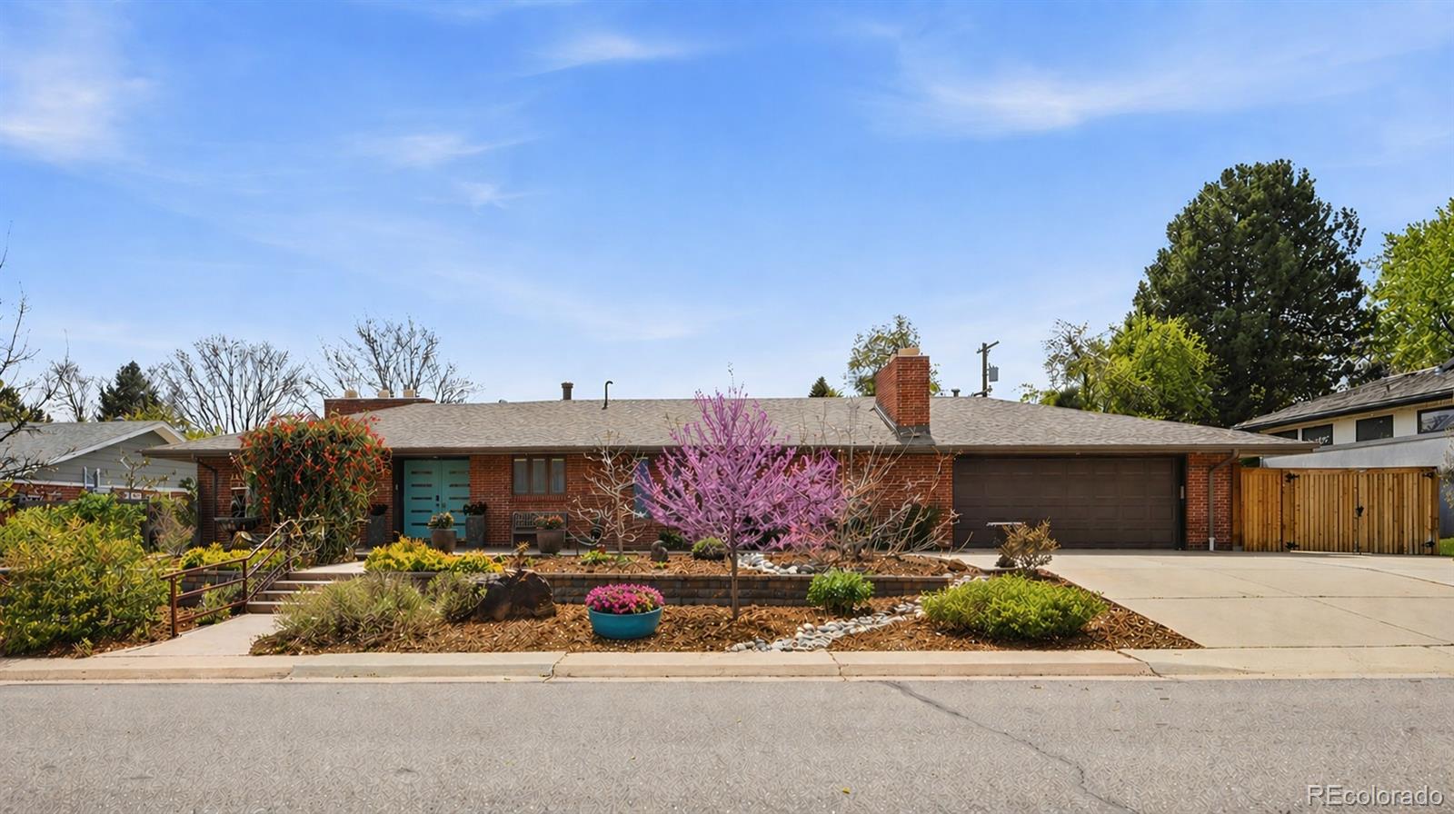3742 s grape street, Denver sold home. Closed on 2026-05-26 for $1,295,000.