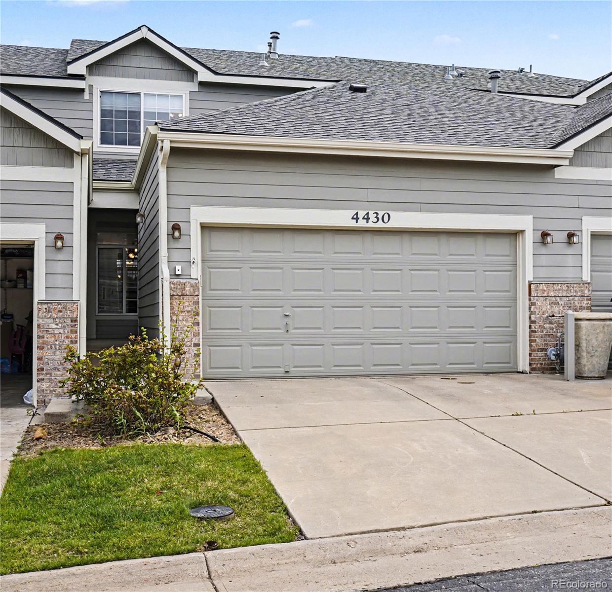 Centennial Home | MLS #: 36342424430 S Jebel Lane, Centennial Beds: 2 Baths: 3 Price: $374,900