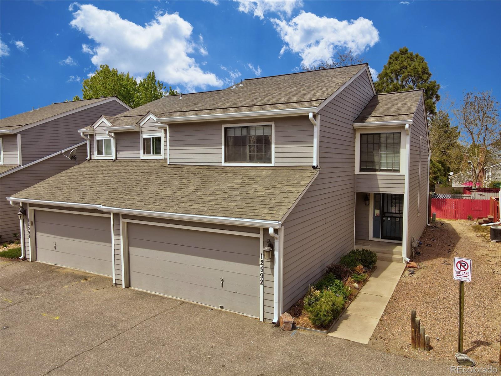  Aurora Home | MLS #: 431285412592 E Cornell Circle, Aurora Beds: 3 Baths: 4 Price: $315,000