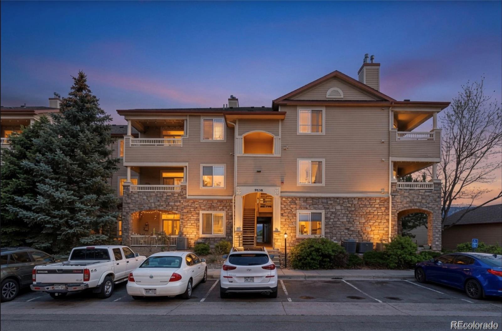 Redstone Ridge Littleton Condo / Townhome | MLS #: 54392009538 W San Juan Circle 305, Littleton Beds: 2 Baths: 2 Price: $364,899