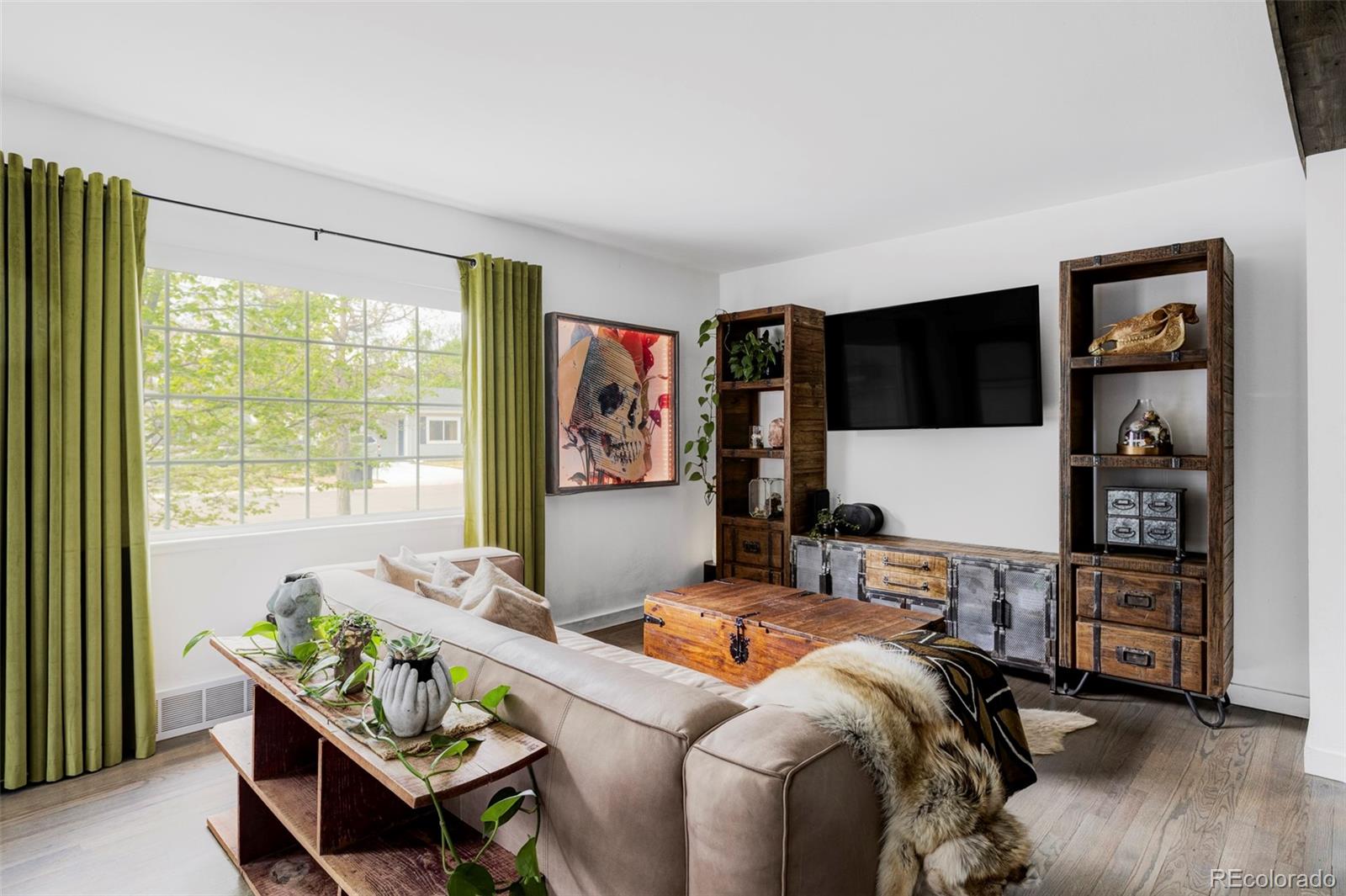 920 s alcott street, Denver sold home. Closed on 2026-08-17 for $520,000.
