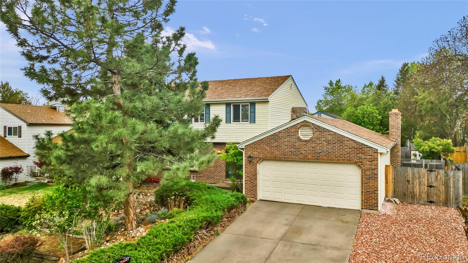 Woodrim Aurora Home | MLS #: 845503014702 E Evans Avenue, Aurora Beds: 4 Baths: 4 Price: $525,000