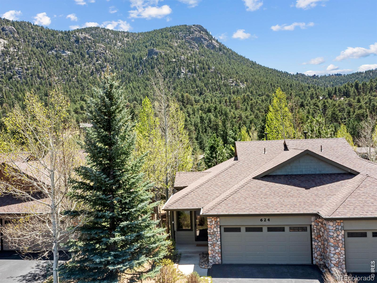 624 park river place, Estes Park sold home. Closed on 2026-06-11 for $725,000.