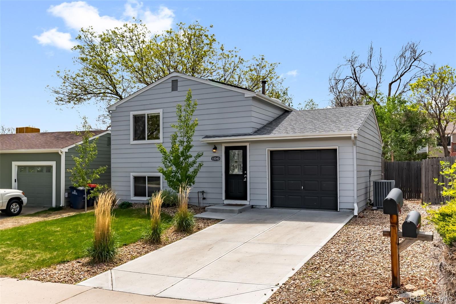  Broomfield Home | MLS #: 492295010040  Holland Court, Broomfield Beds: 3 Baths: 2 Price: $450,000