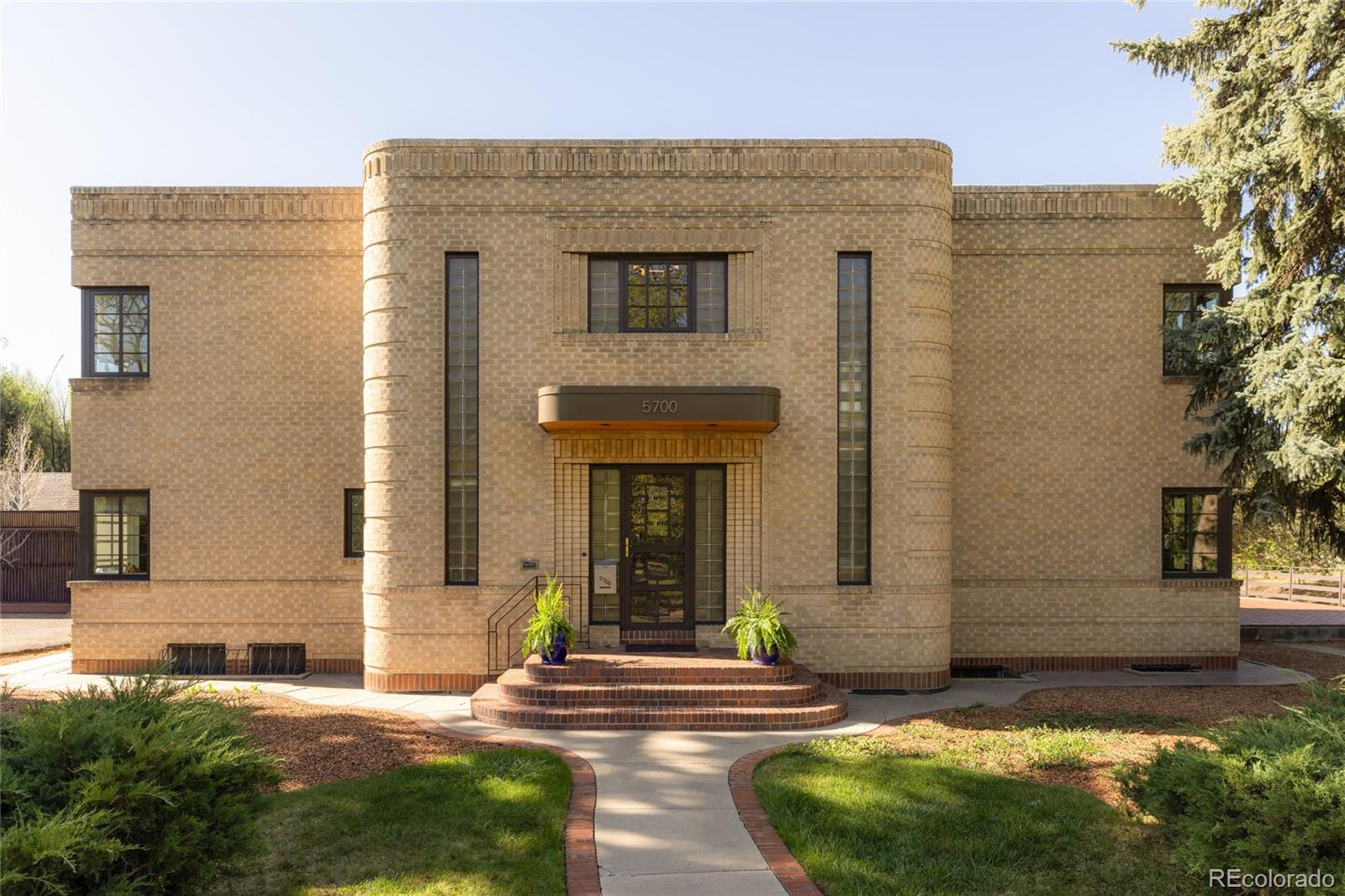  Denver Home | MLS #: 17434165700 E 17th Avenue Parkway, Denver Beds: 5 Baths: 5 Price: $2,999,999
