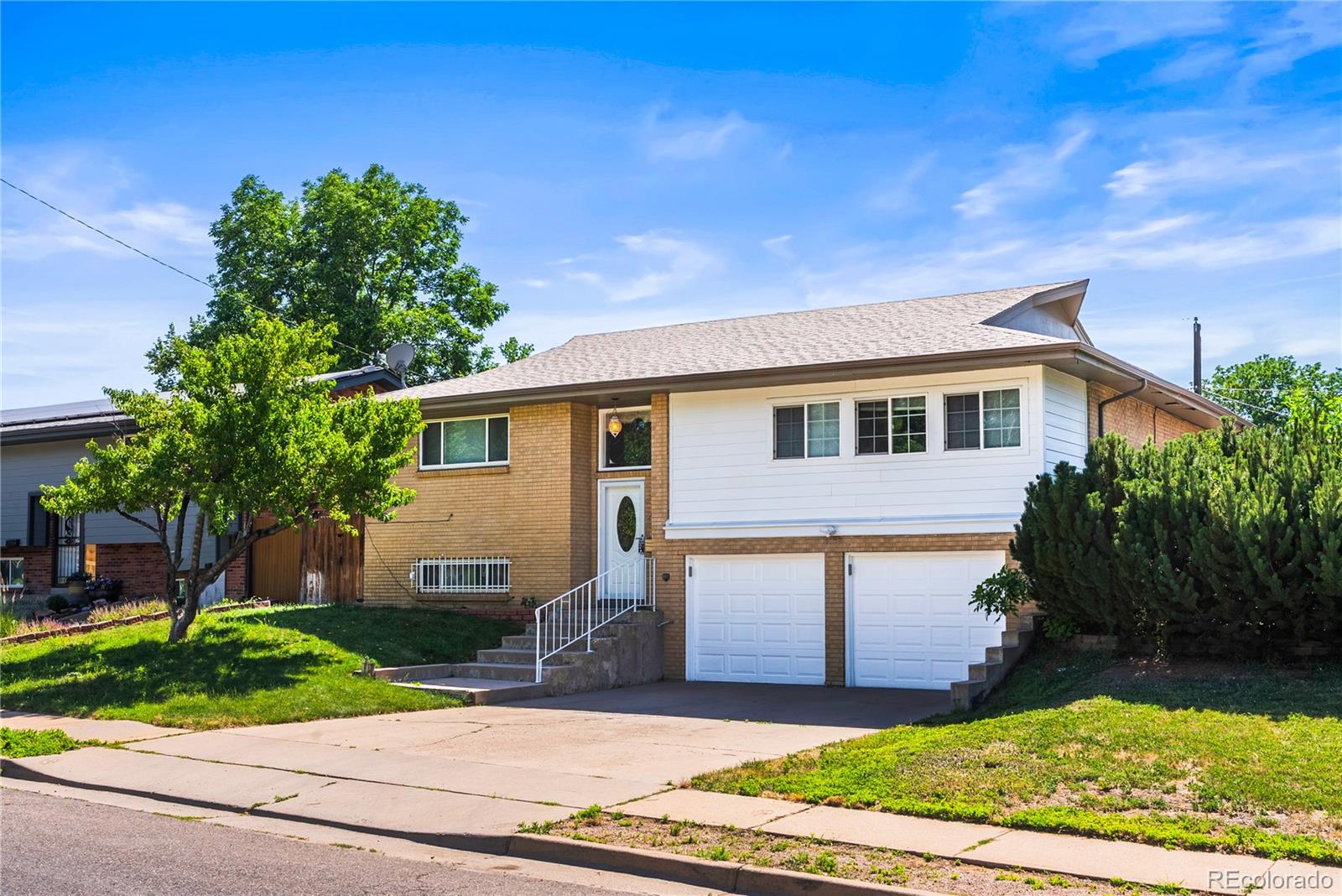  Englewood Home | MLS #: 16365982951 S Downing Street, Englewood Beds: 4 Baths: 3 Price: $669,000