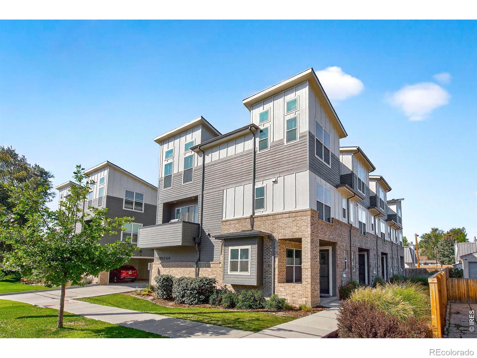  Arvada Condo / Townhome | MLS #: 45678910577975419  Allison Street F, Arvada Beds: 3 Baths: 3 Price: $699,000