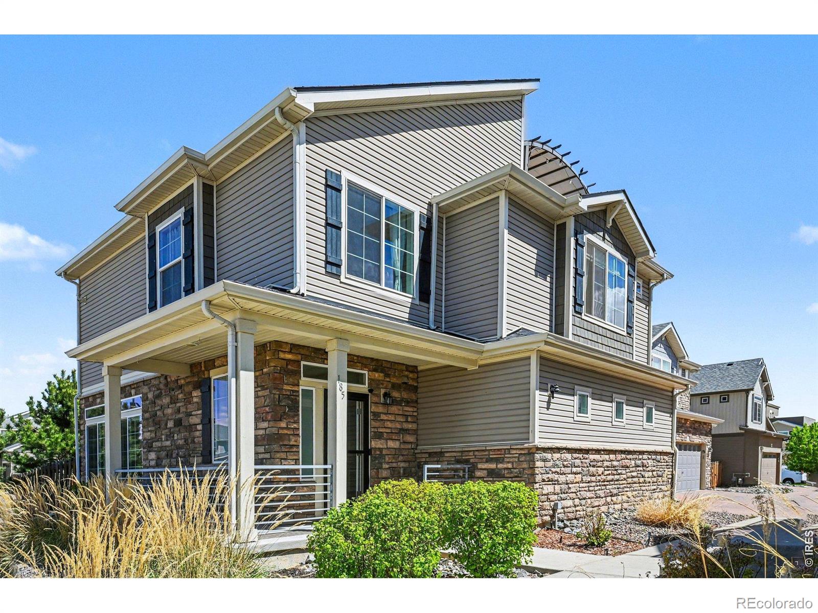  Aurora Home | MLS #: 4567891057889185 S Oak Hill Street, Aurora Beds: 2 Baths: 3 Price: $424,999