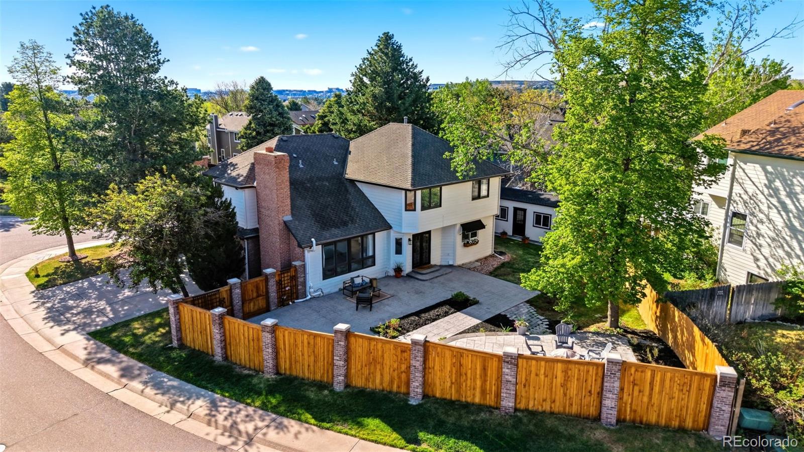 9223  wolfdale drive, Lone Tree sold home. Closed on 2026-05-29 for $949,000.