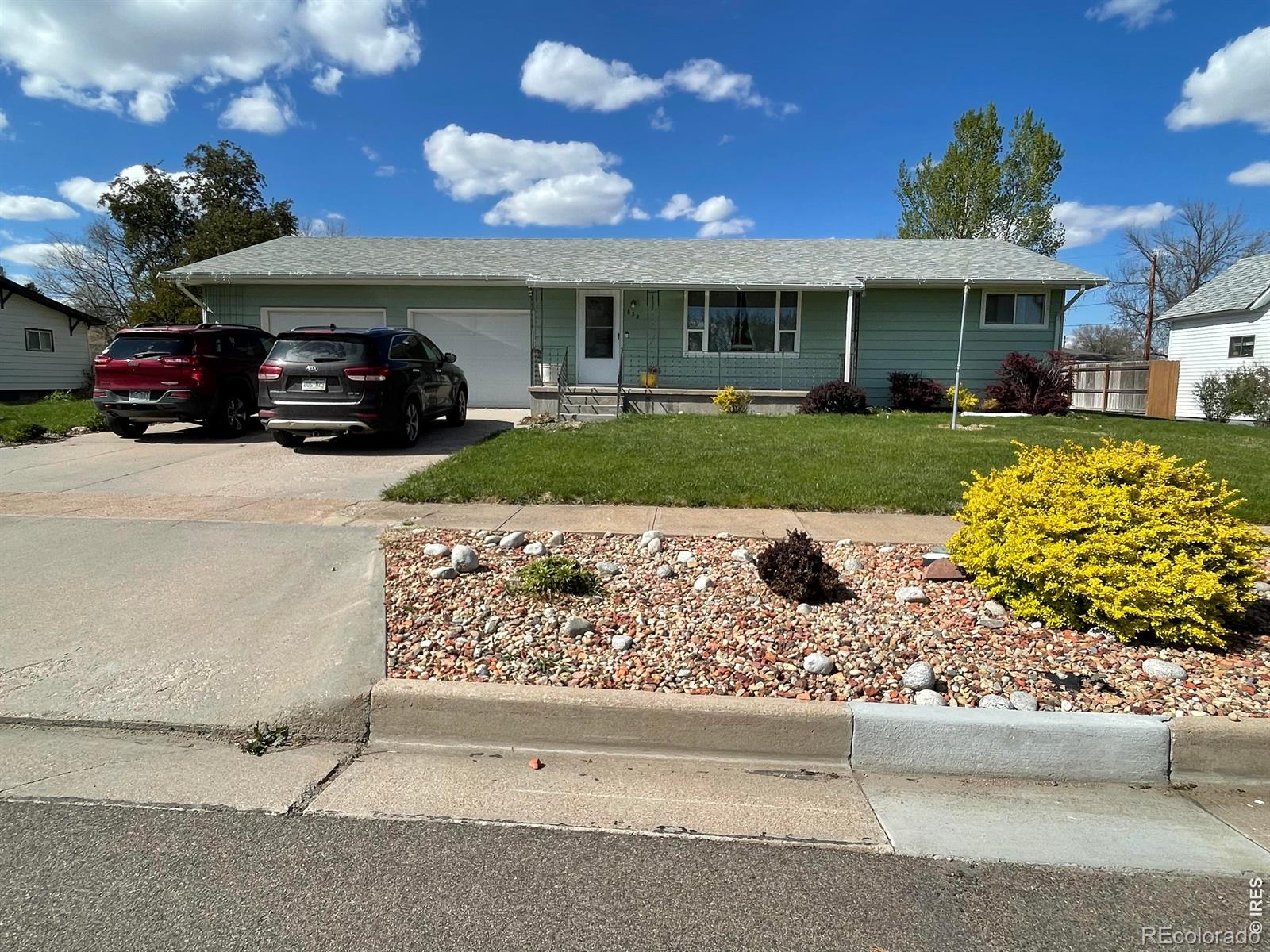 633 w fletcher street, Haxtun sold home. Closed on 2026-04-30 for $280,000.