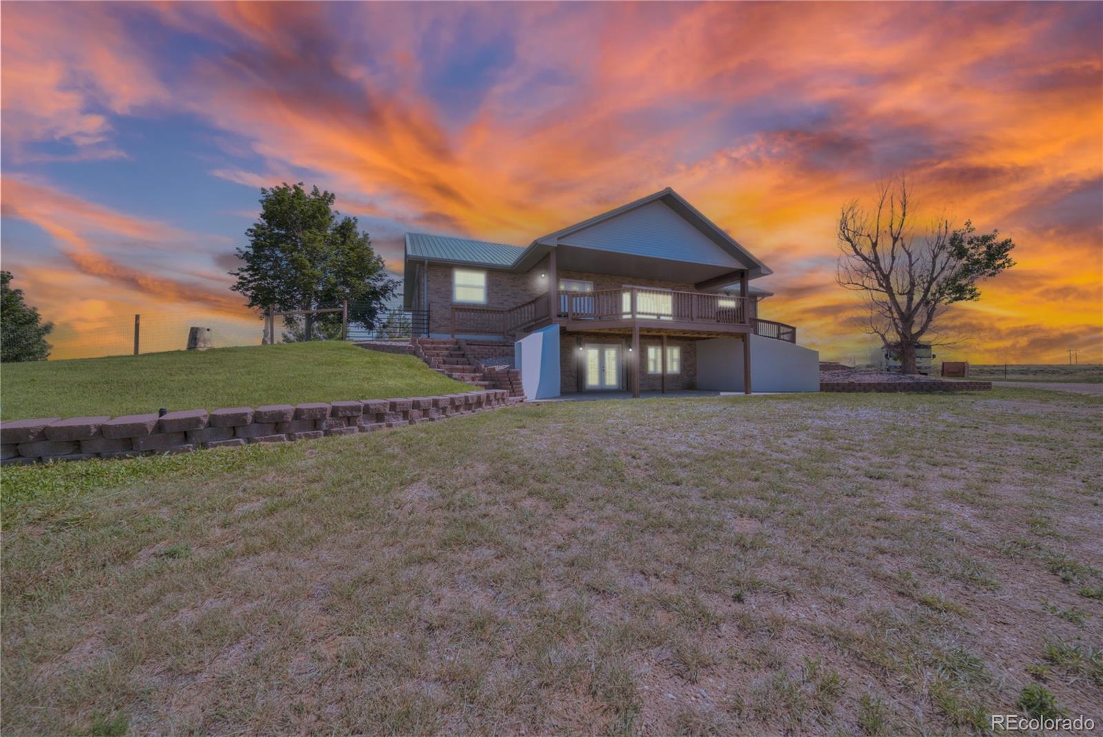 34427 county road w , Hillrose sold home. Closed on 2026-06-18 for $638,000.