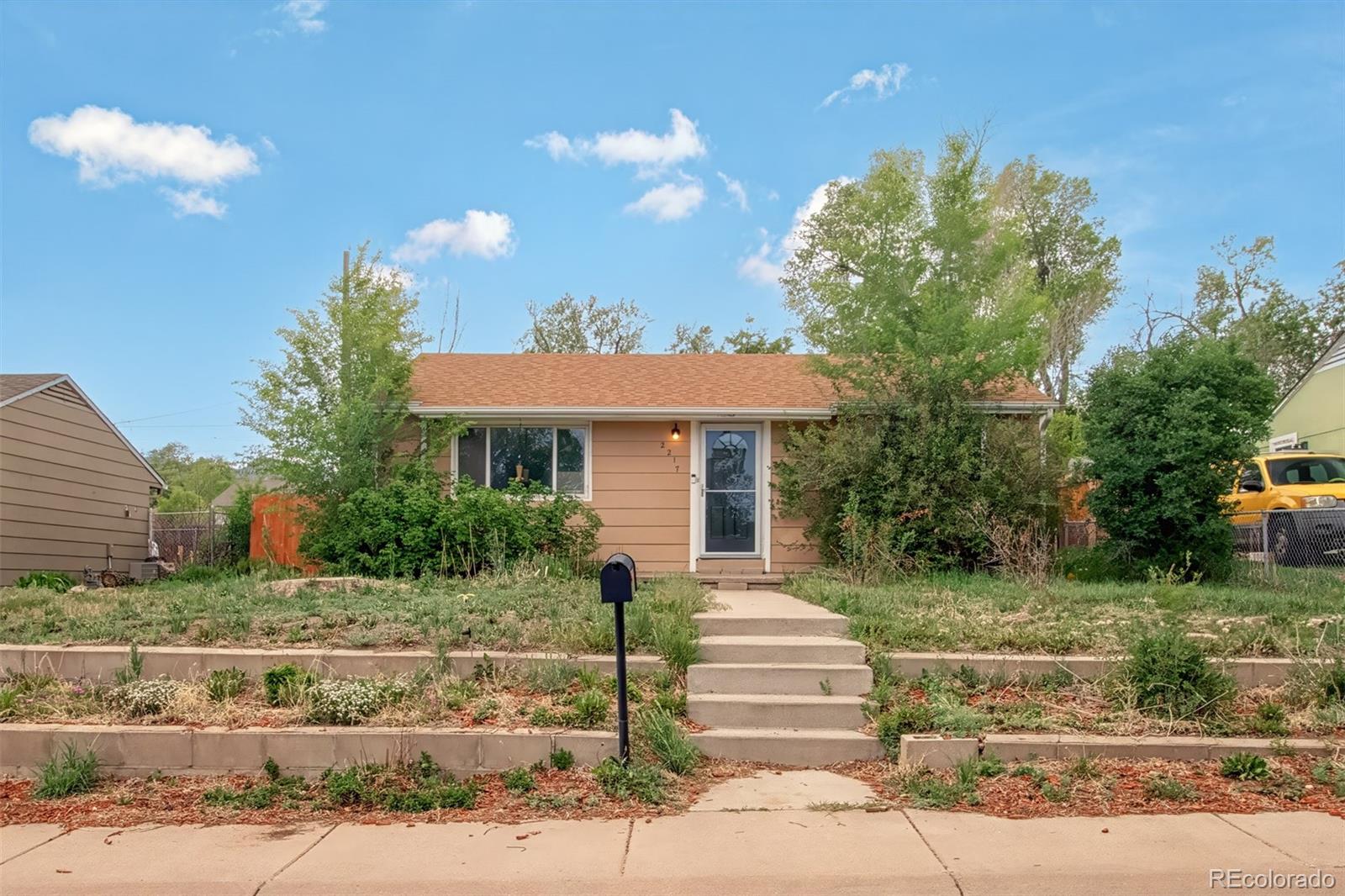2217 ontario drive, colorado springs sold home. Closed on 2026-06-12 for $235,000.