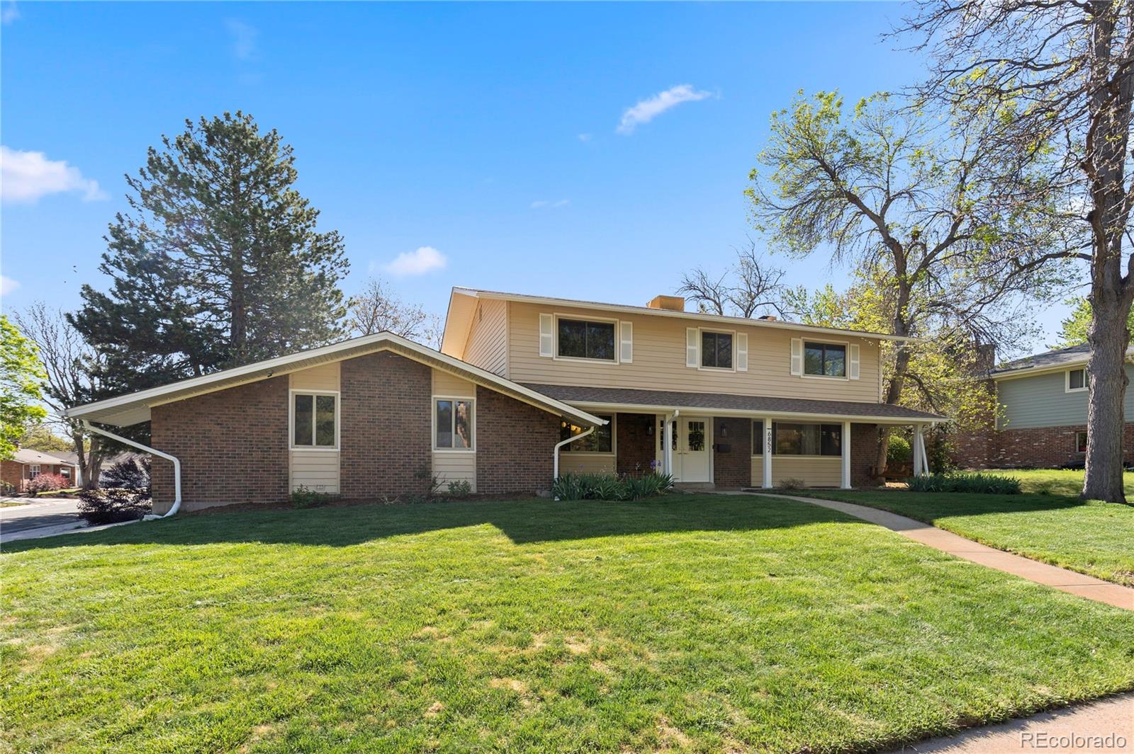Ridgewood Littleton Home | MLS #: 44880156852 S Spotswood Street, Littleton Beds: 5 Baths: 3 Price: $885,000