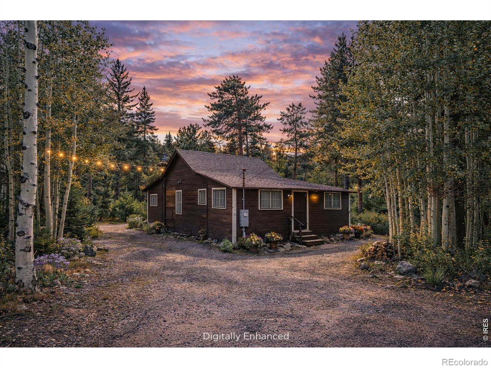 550 w breed street, Nederland sold home. Closed on 2026-05-11 for $335,000.