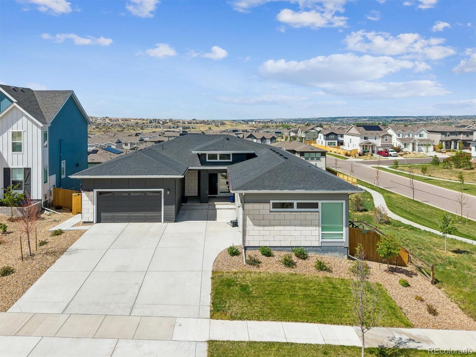  Parker Home | MLS #: 569235414307  Shasta Daisy Point, Parker Beds: 4 Baths: 4 Price: $985,000
