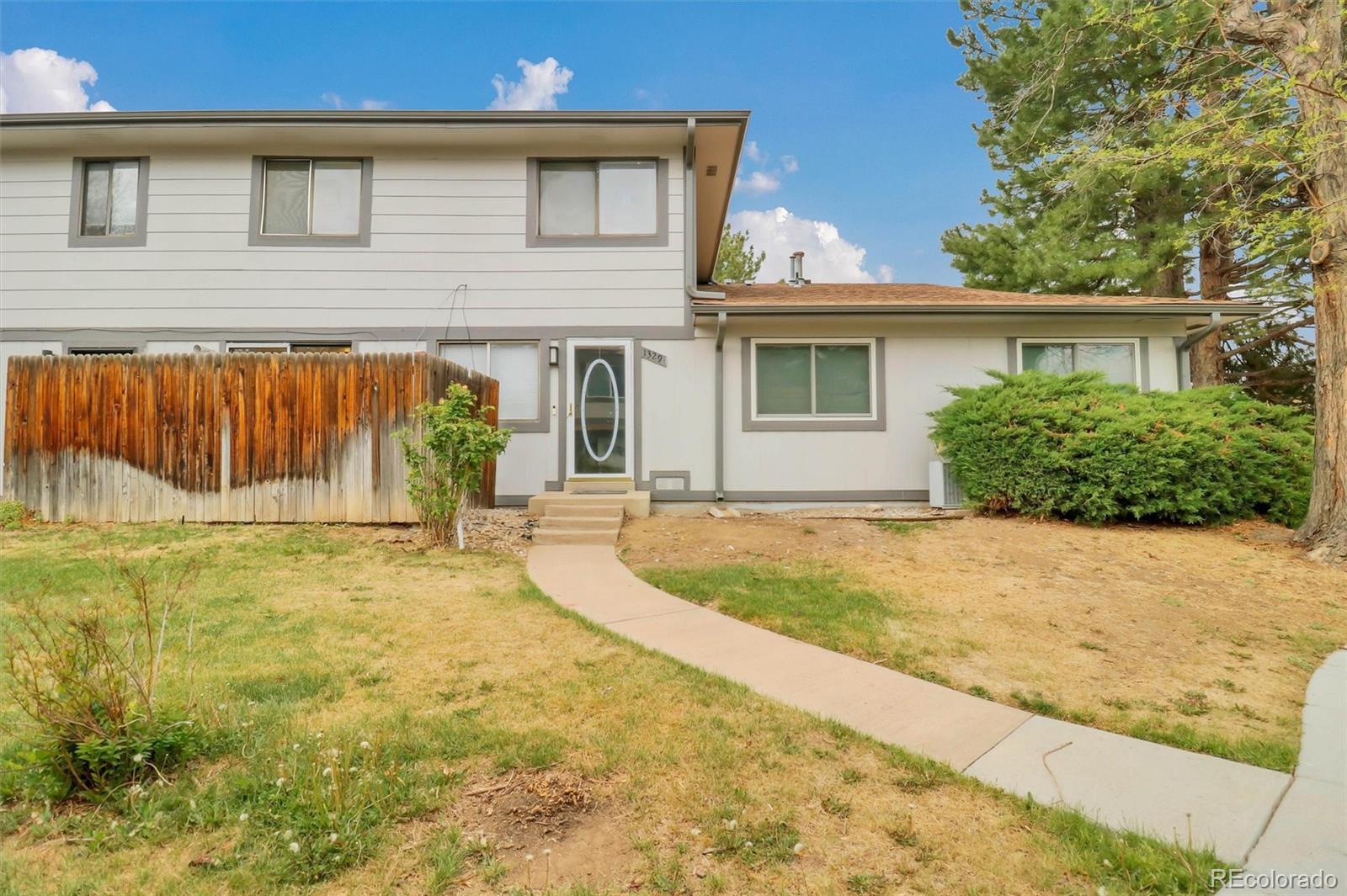  Aurora Condo / Townhome | MLS #: 84212271329 S Chambers Circle B, Aurora Beds: 2 Baths: 2 Price: $225,000