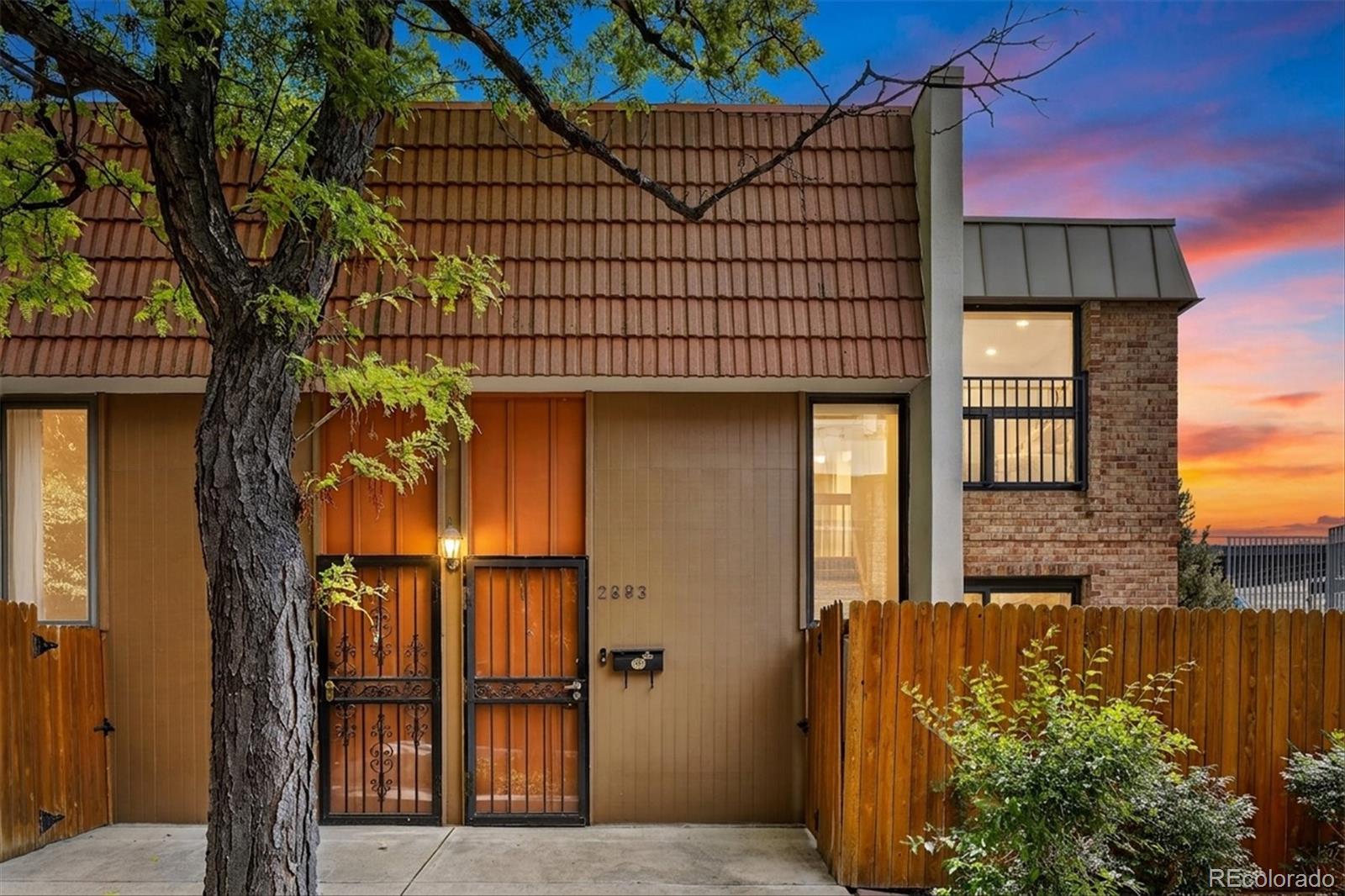 2883 s locust street, Denver sold home. Closed on 2026-07-23 for $307,000.