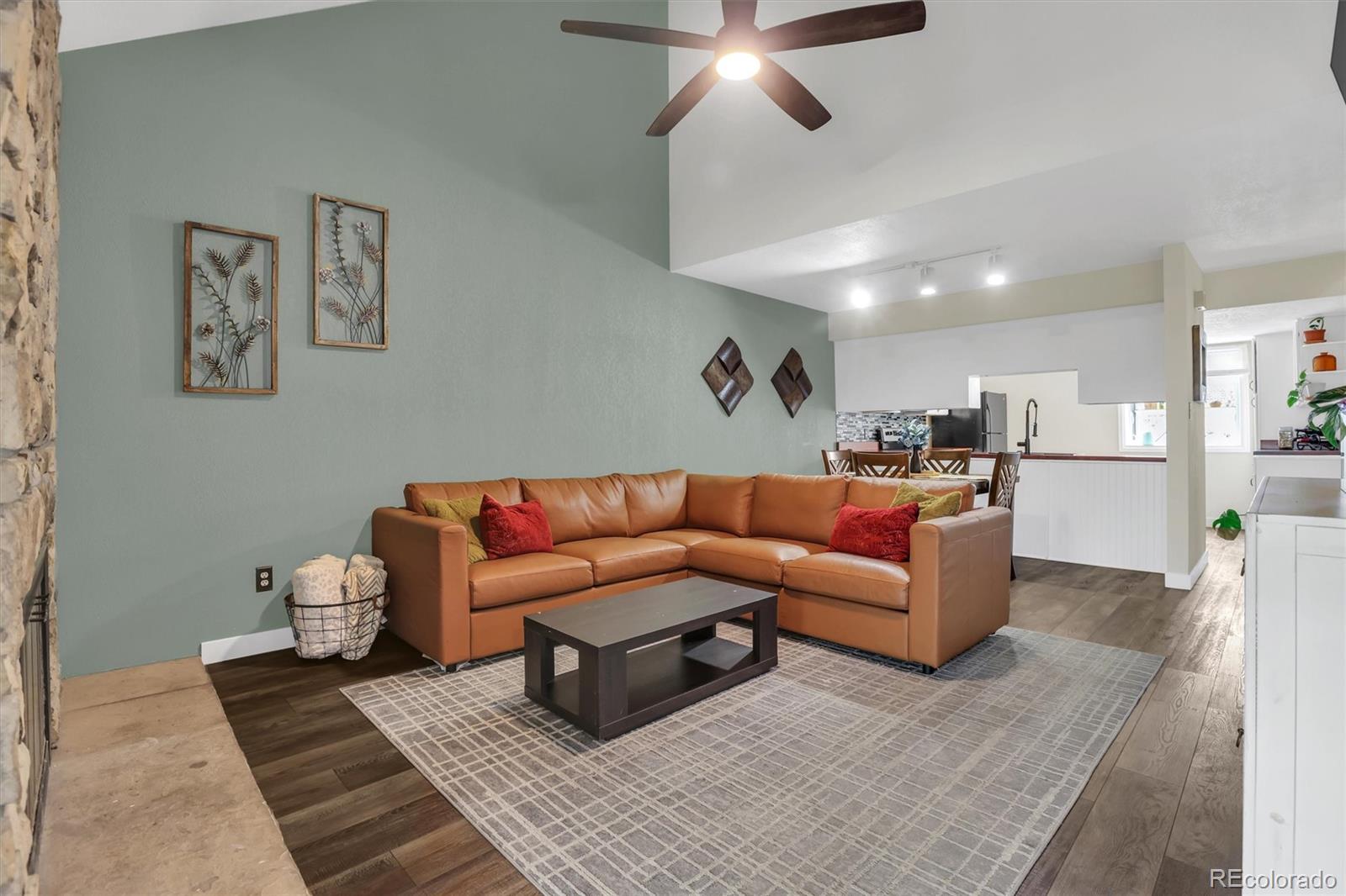 Heather Ridge Aurora Condo / Townhome | MLS #: 19742492053 S Worchester Way , Aurora Beds: 4 Baths: 3 Price: $369,000