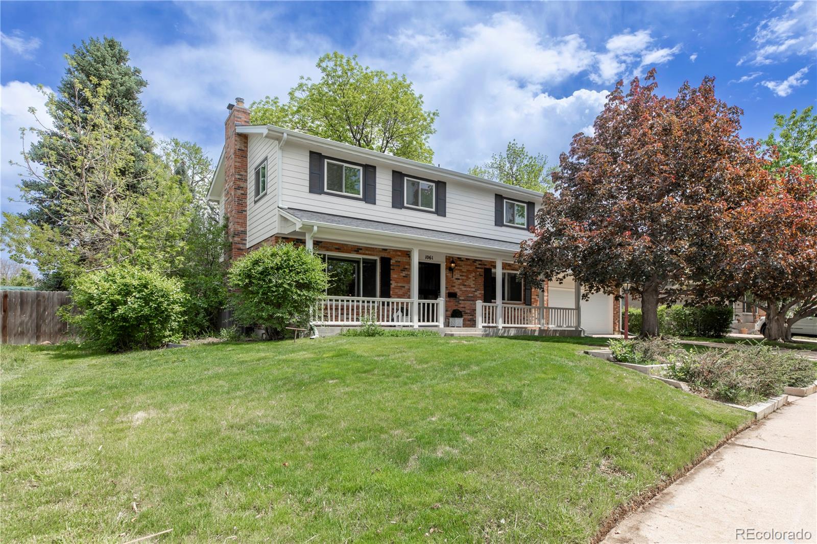  Centennial Home | MLS #: 85375711061 E Briarwood Circle, Centennial Beds: 4 Baths: 3 Price: $649,900