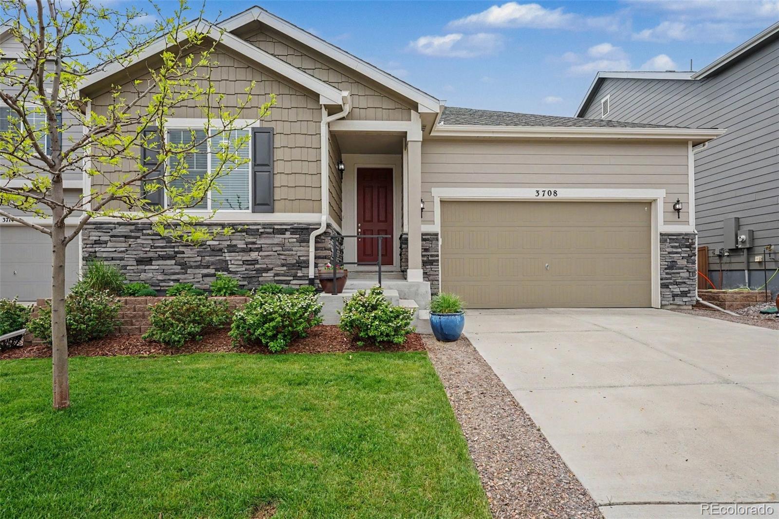  Castle Rock Home | MLS #: 78949883708  White Rose Loop, Castle Rock Beds: 3 Baths: 2 Price: $619,000