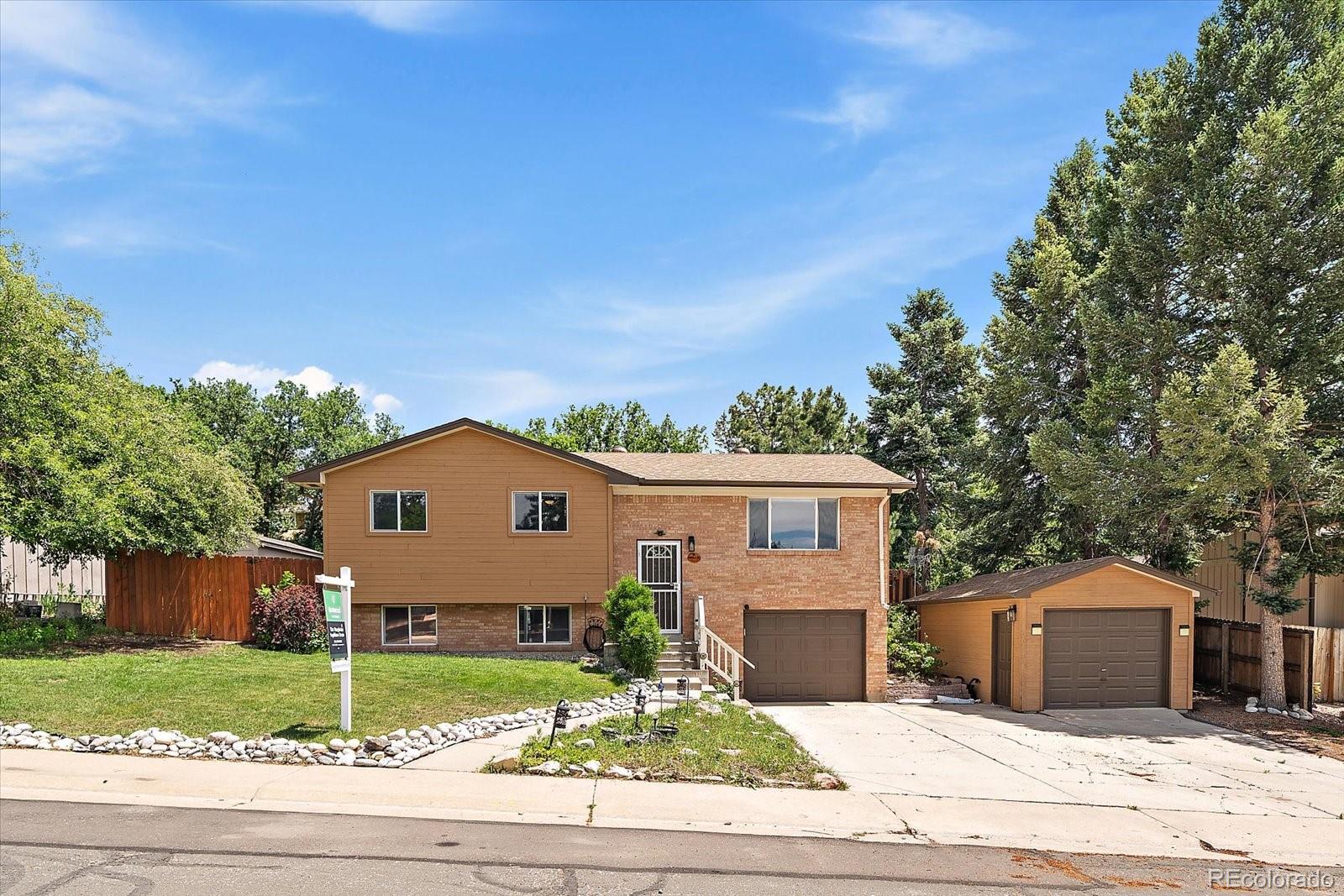  Castle Rock Home | MLS #: 595933830  Circle Drive, Castle Rock Beds: 3 Baths: 3 Price: $550,000