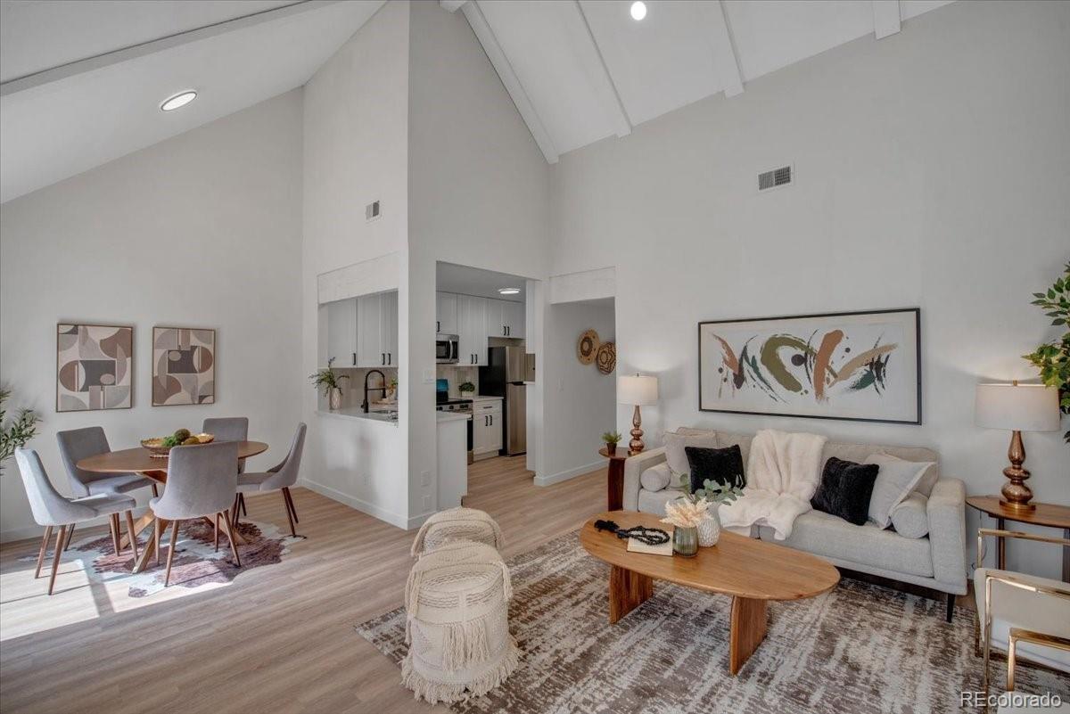  Aurora Condo / Townhome | MLS #: 727506014483 E Arizona Avenue , Aurora Beds: 2 Baths: 2 Price: $277,900