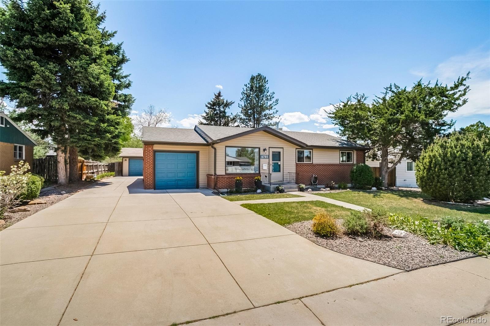  Centennial Home | MLS #: 41126466780 S Albion Way, Centennial Beds: 4 Baths: 3 Price: $650,000