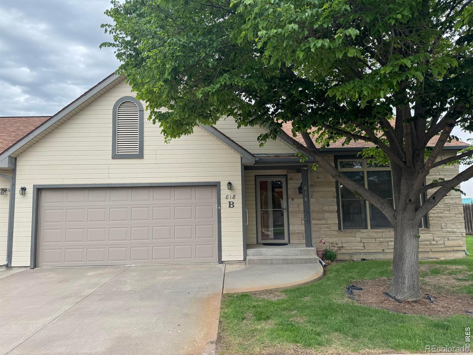 818  mindy circle, Sterling sold home. Closed on 2026-09-01 for $300,000.