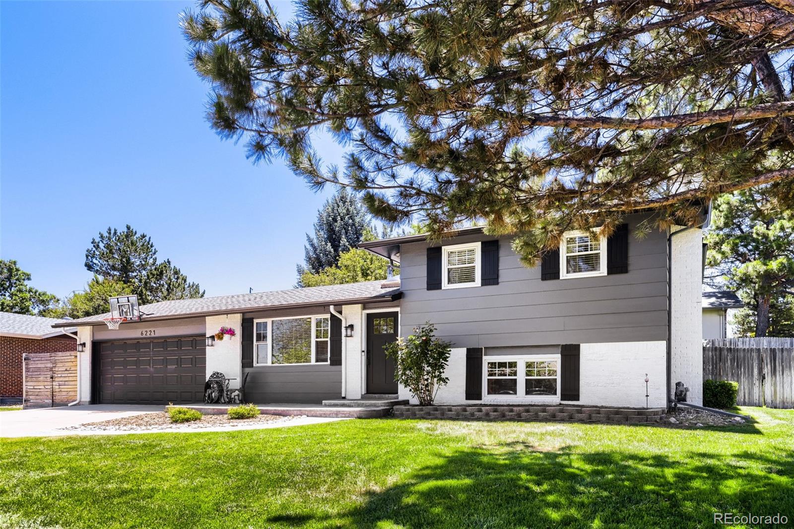 6221 s ash circle, Centennial sold home. Closed on 2026-07-20 for $600,000.