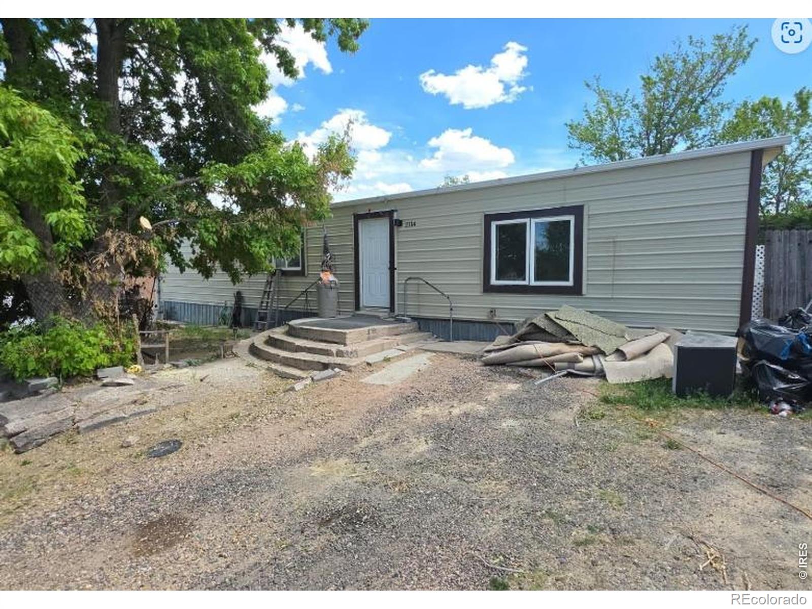 2114 w 91st place, Denver sold home. Closed on 2026-08-24 for $305,000.