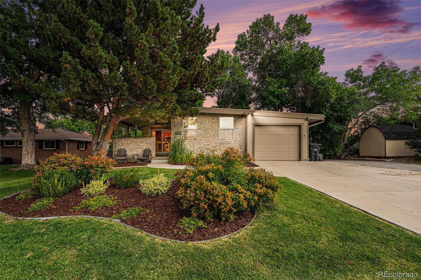  Centennial Home | MLS #: 29304612989 E Cresthill Avenue, Centennial Beds: 5 Baths: 3 Price: $725,000
