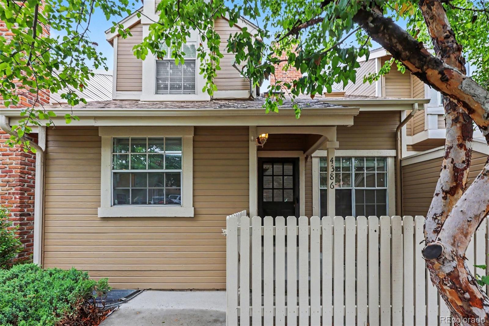 Quincy Hill Aurora Home | MLS #: 74092674386 S Blackhawk Way, Aurora Beds: 3 Baths: 3 Price: $372,000
