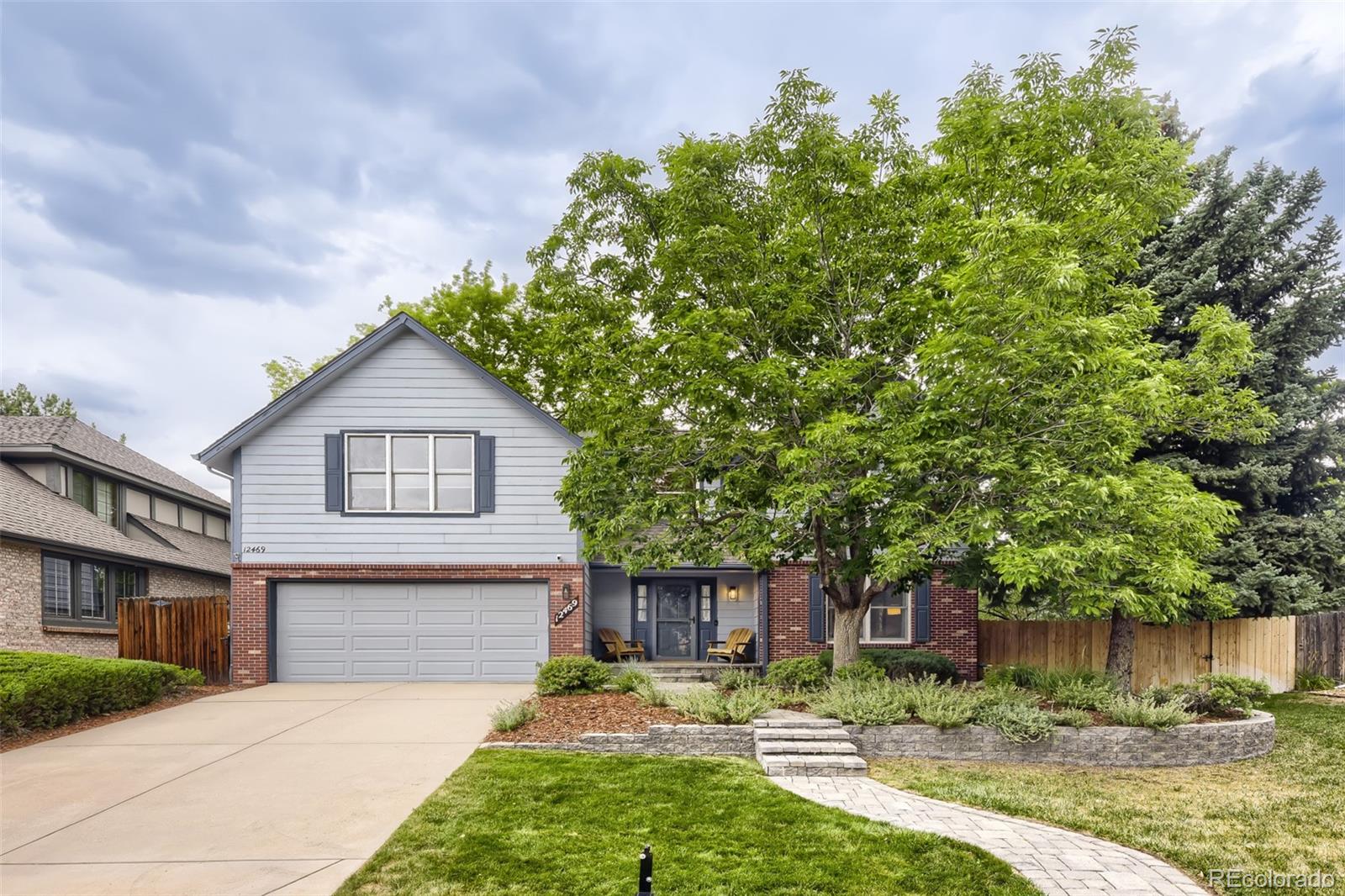  Aurora Home | MLS #: 613646912469 E Harvard Drive, Aurora Beds: 5 Baths: 4 Price: $689,900