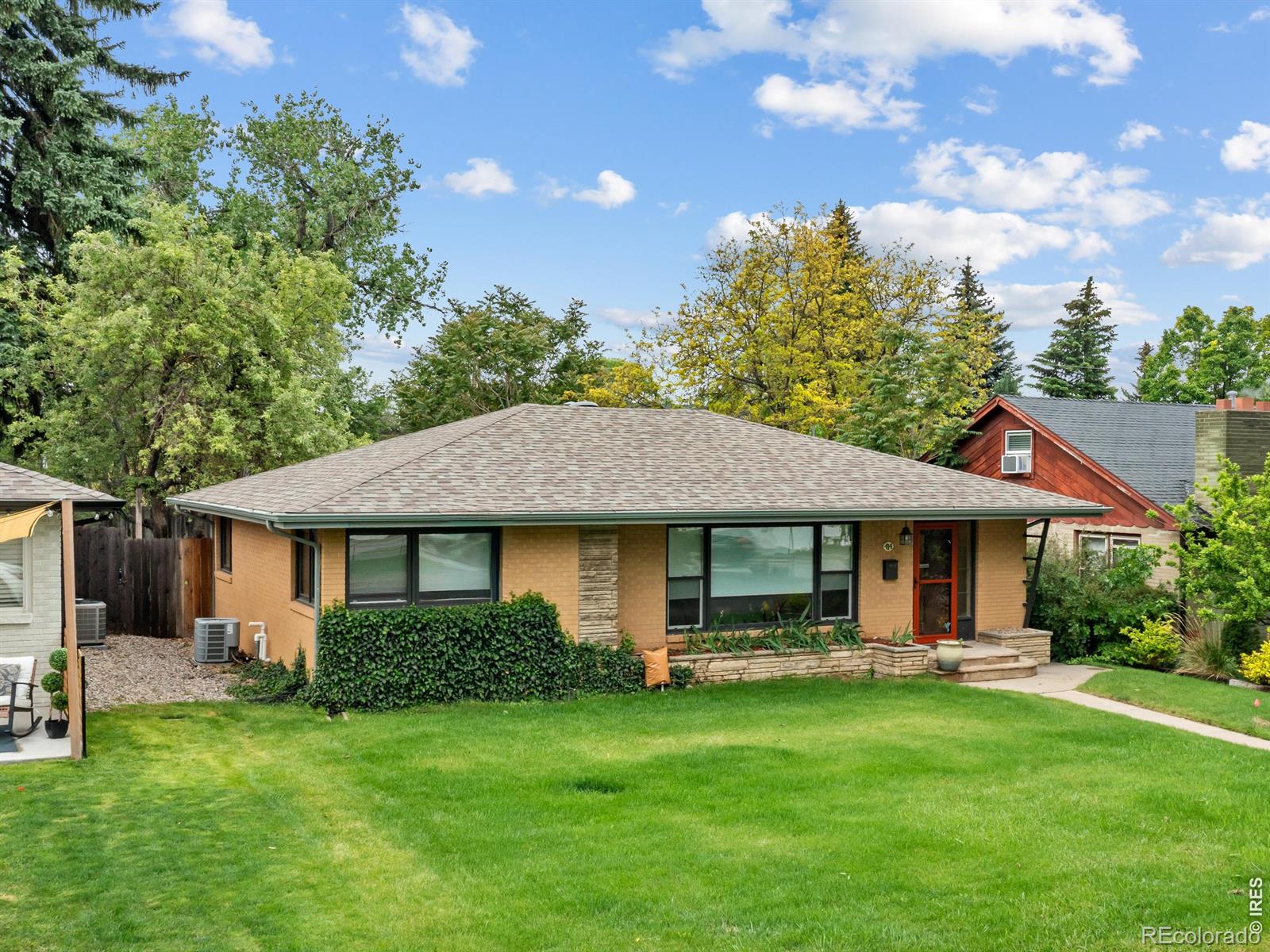 414 w 13th street, loveland sold home. Closed on 2026-06-12 for $414,000.