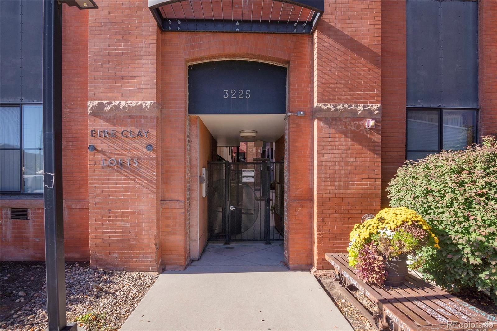 1 Denver Condo / Townhome | MLS #: 50010203225  Blake Street 8, Denver Beds: 1 Baths: 1 Price: $370,000