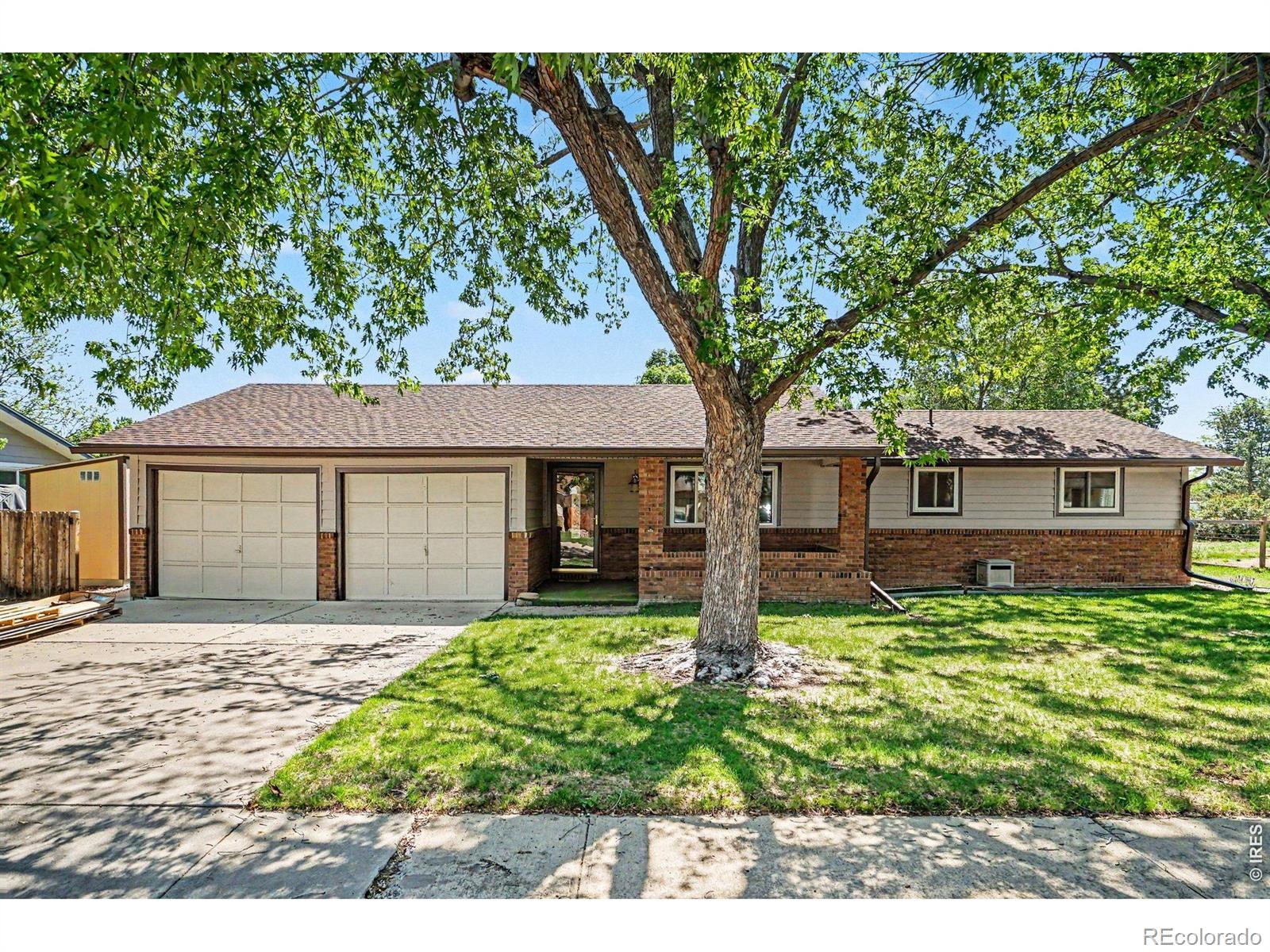 Loch Lon Loveland Home | MLS #: 45678910597421118 S Del Norte Drive, Loveland Beds: 3 Baths: 2 Price: $380,000