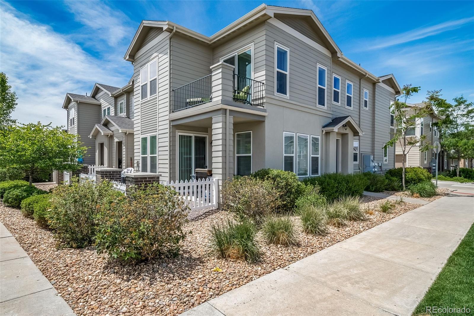  Arvada Condo / Townhome | MLS #: 276062815462 W 65th Avenue A, Arvada Beds: 3 Baths: 3 Price: $549,900