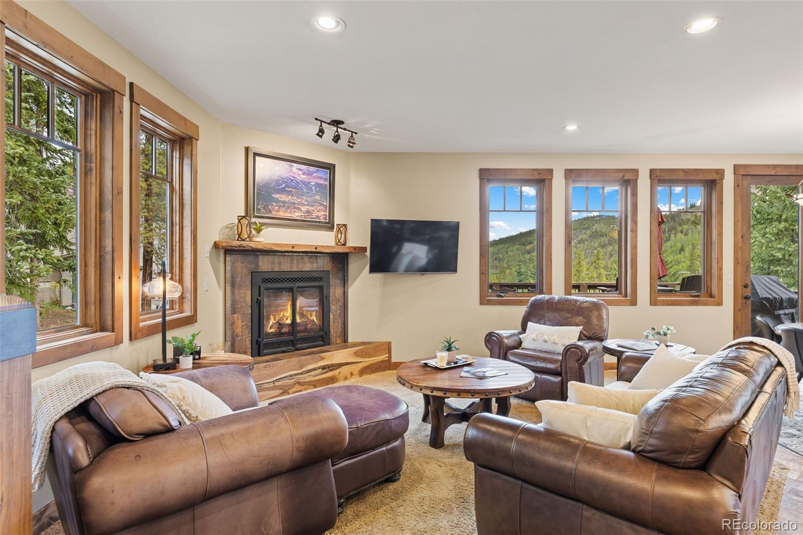 861 high point drive, Breckenridge sold home. Closed on 2026-08-07 for $1,975,000.