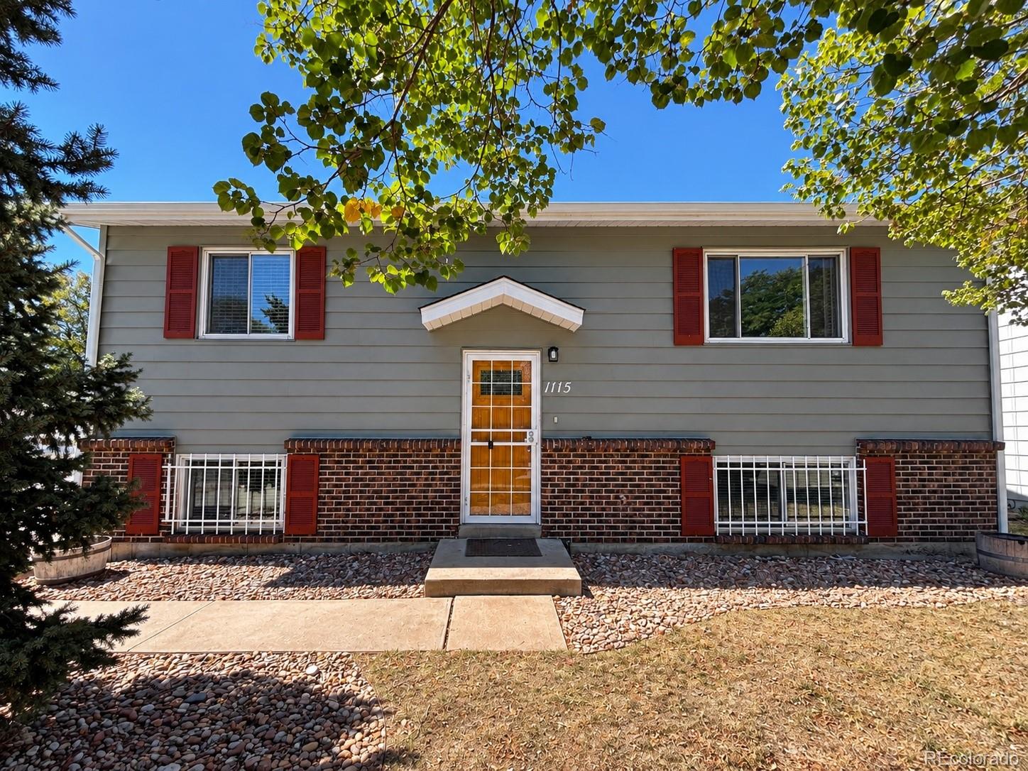 1115 ouray street, aurora sold home. Closed on 2026-10-23 for $420,000.