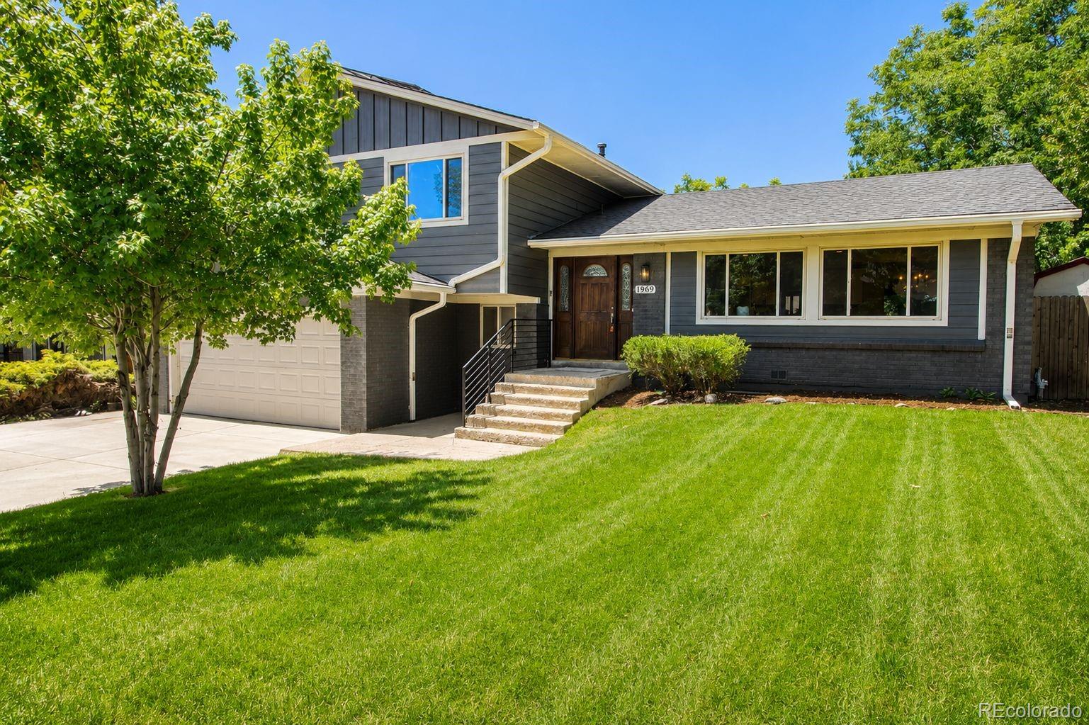  Lakewood Home | MLS #: 38290231969 S Urban Street, Lakewood Beds: 5 Baths: 4 Price: $815,000