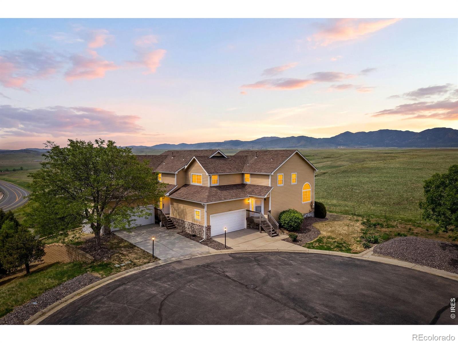  Superior Home | MLS #: 45678910601411765  Rockview Circle, Superior Beds: 3 Baths: 4 Price: $639,900