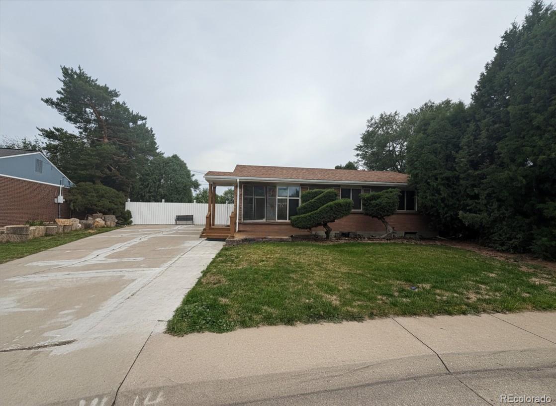 2140 valley view drive, Denver sold home. Closed on 2026-07-10 for $400,000.